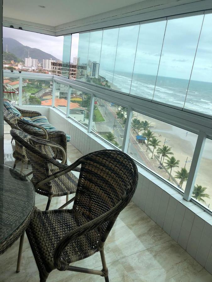 Mongagua Com Vista Para O Mar Pe Na Areia Dış mekan fotoğraf