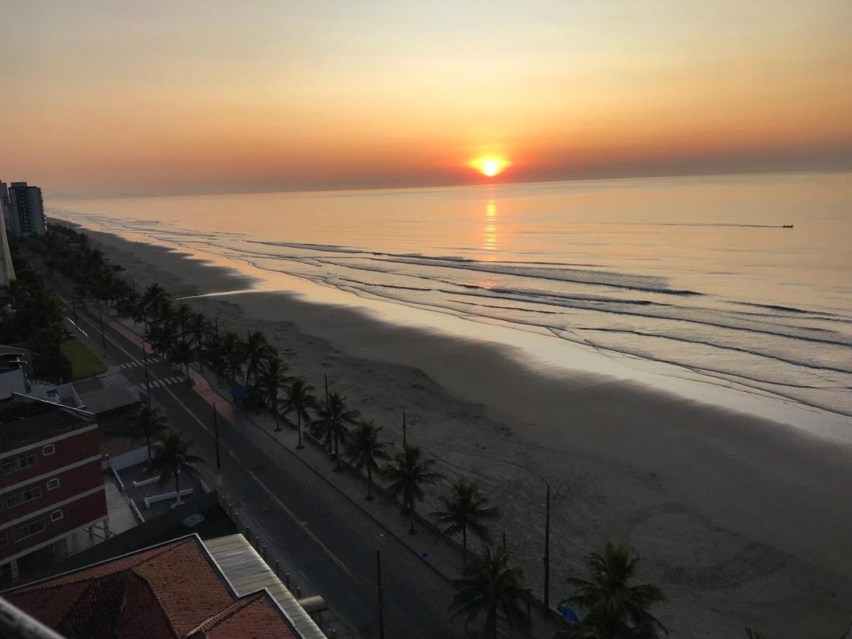 Mongagua Com Vista Para O Mar Pe Na Areia Dış mekan fotoğraf
