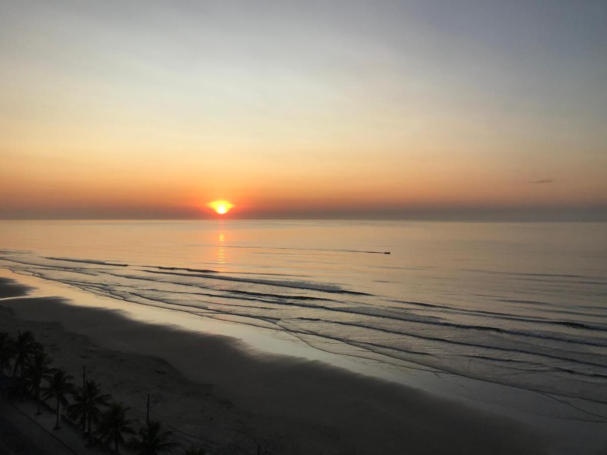 Mongagua Com Vista Para O Mar Pe Na Areia Dış mekan fotoğraf